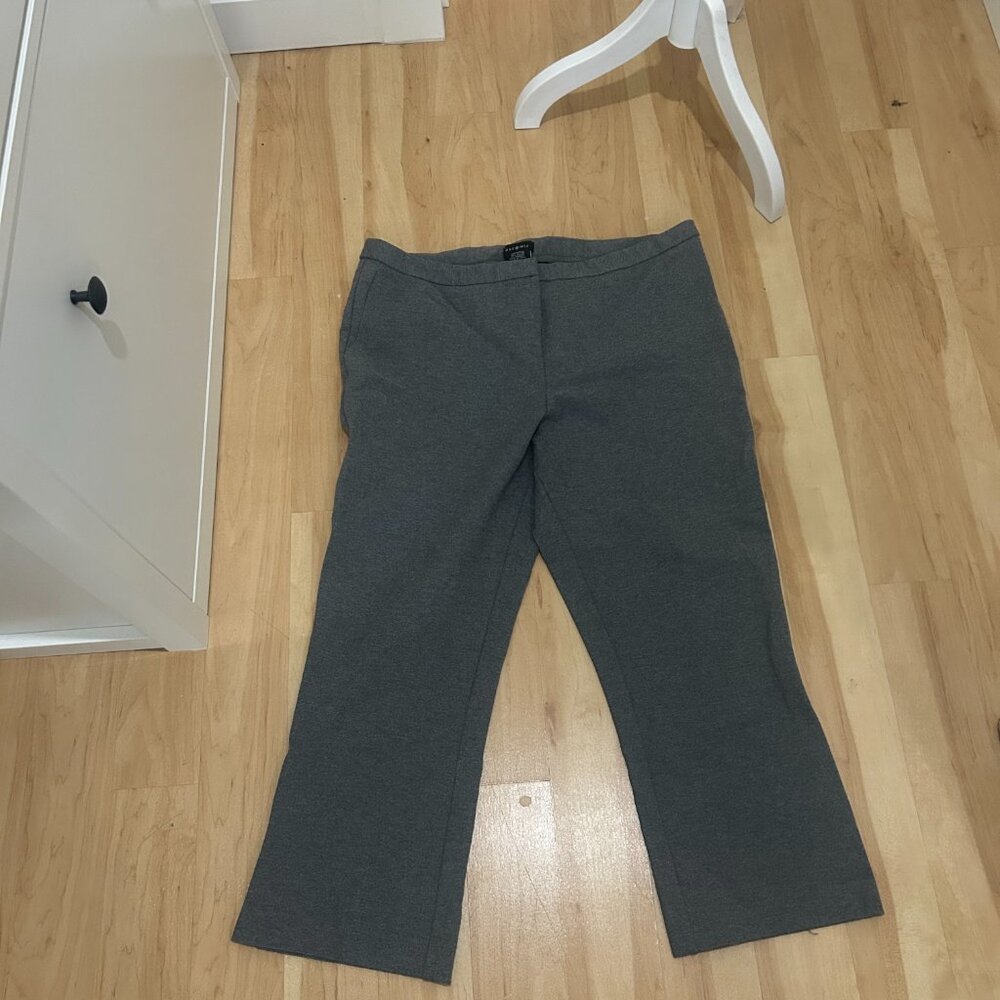 Max & Mia Capri Slacks - grey size XL
